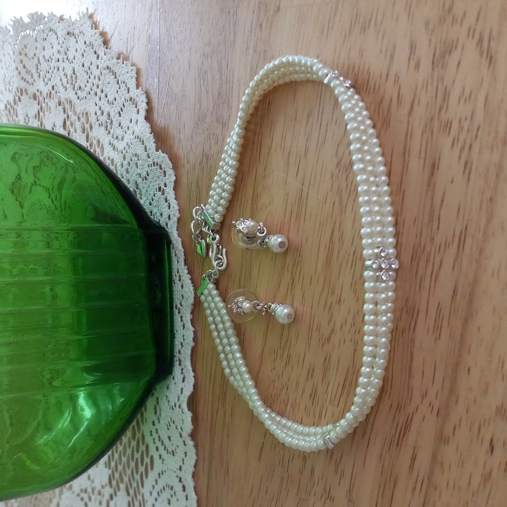 Carolee Pearl/Crystal Choker Necklace Set